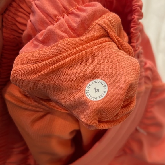 Lululemon Raspberry Cream Hotty Hot Shorts Sz 4 - Picture 6 of 7
